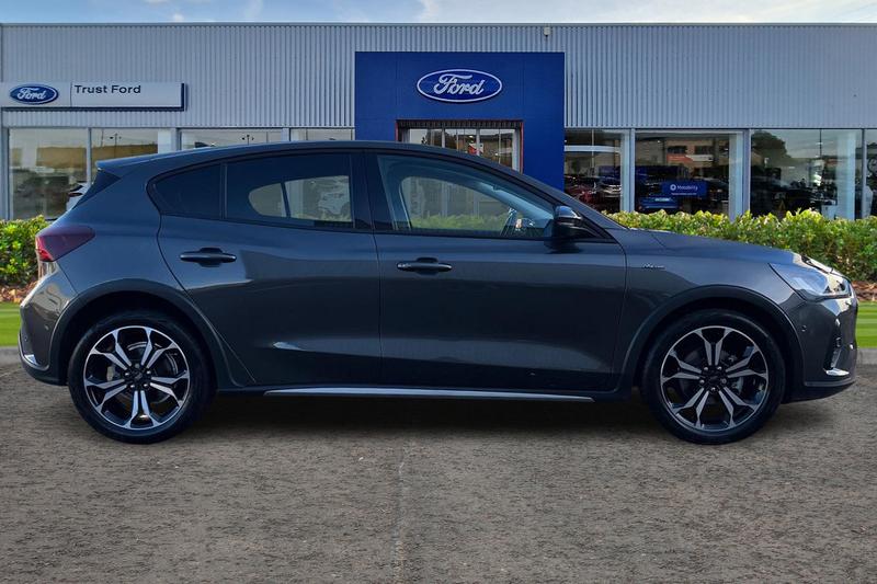 Used Ford Focus 2022 for sale - 76835639: Photo 3