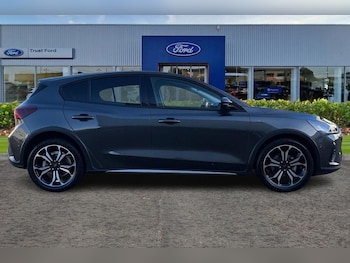 Used Ford Focus 2022 for sale - 76835639: Photo