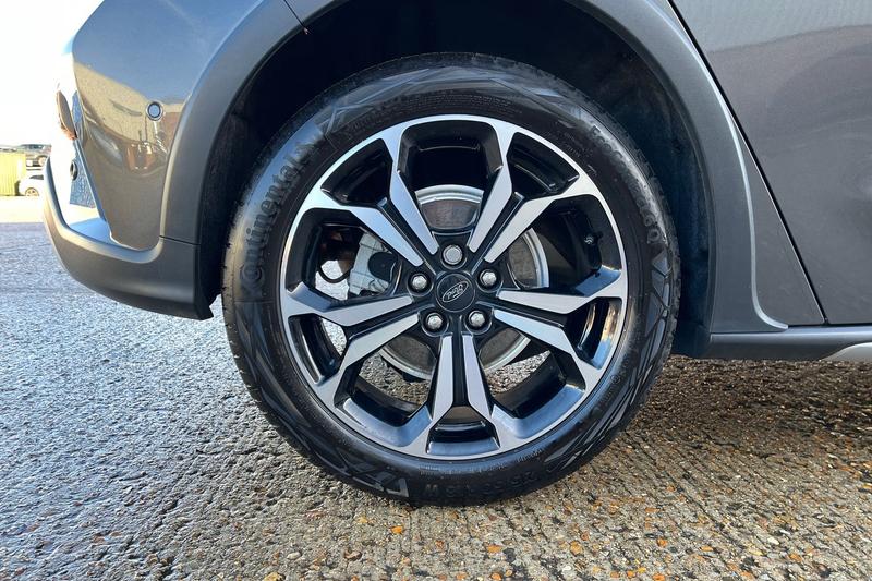 Used Ford Focus 2022 for sale - 76835639: Photo 8