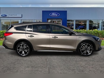Used Ford Focus 2019 for sale - 76104738: Photo 3