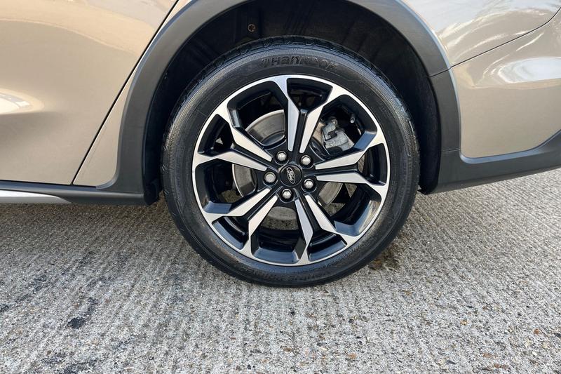 Used Ford Focus 2019 for sale - 76104738: Photo 8