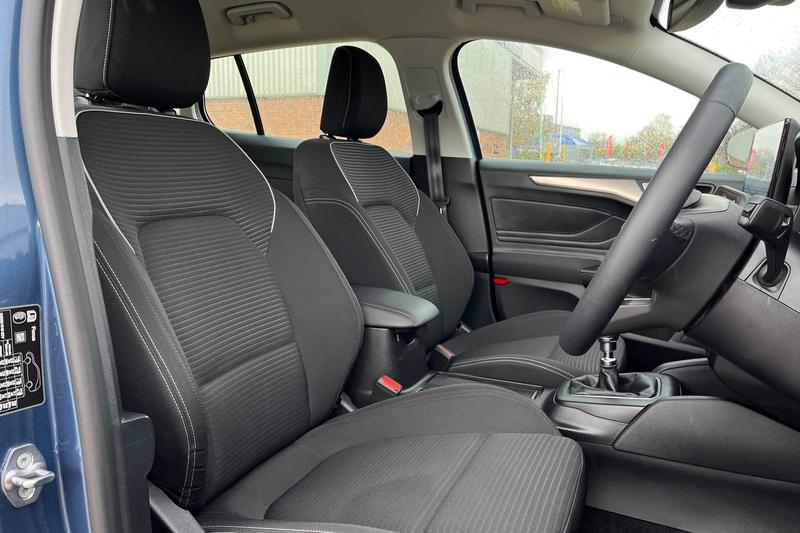 Used Ford Focus 2023 for sale - 76508236: Photo 17