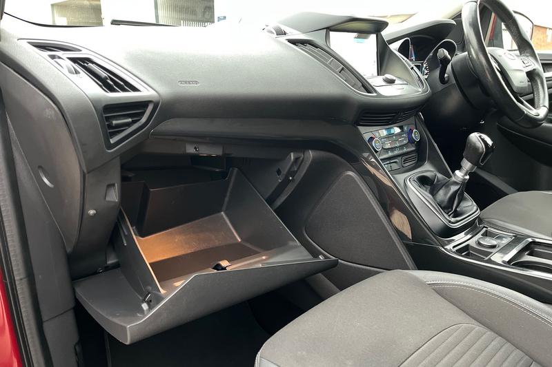 Used Ford Kuga 2018 for sale - 76458529: Photo 40