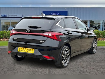 Used Hyundai i20 2022 for sale - 77064020: Photo