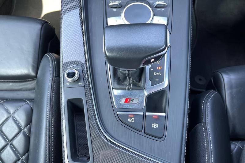 Vehicle 33