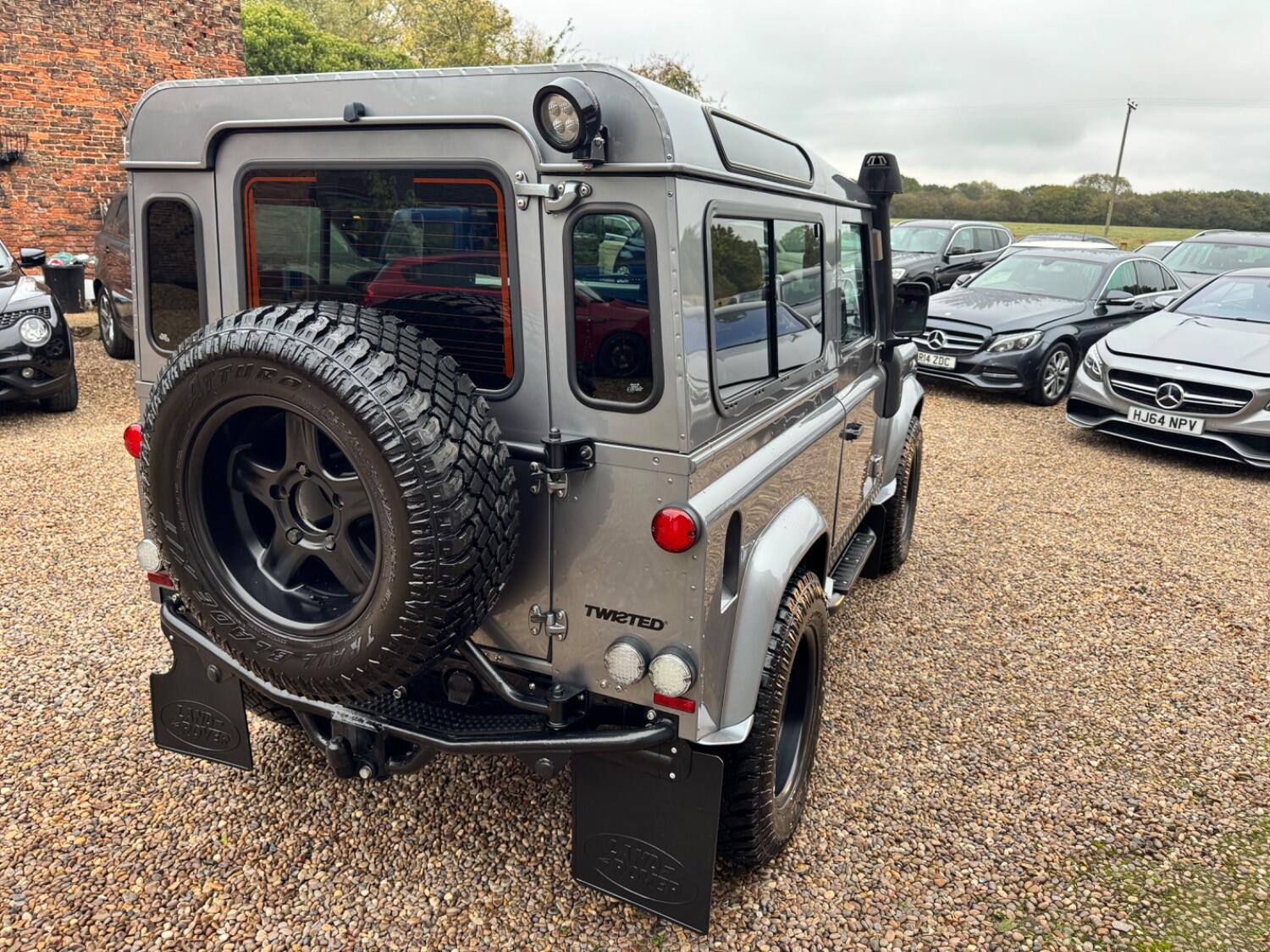 Used Land Rover Defender 90 2013 for sale - 76281438: Photo 10