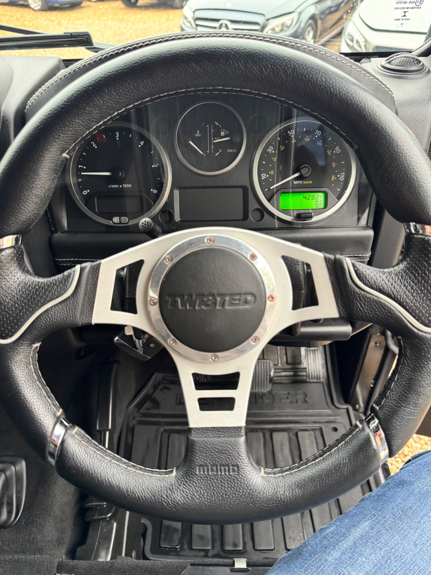 Used Land Rover Defender 90 2013 for sale - 76281438: Photo 23