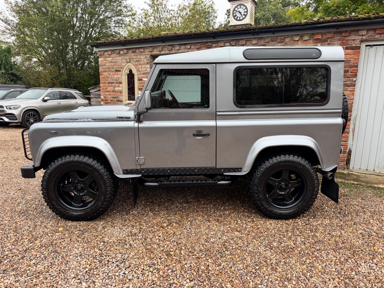Used Land Rover Defender 90 2013 for sale - 76281438: Photo 4