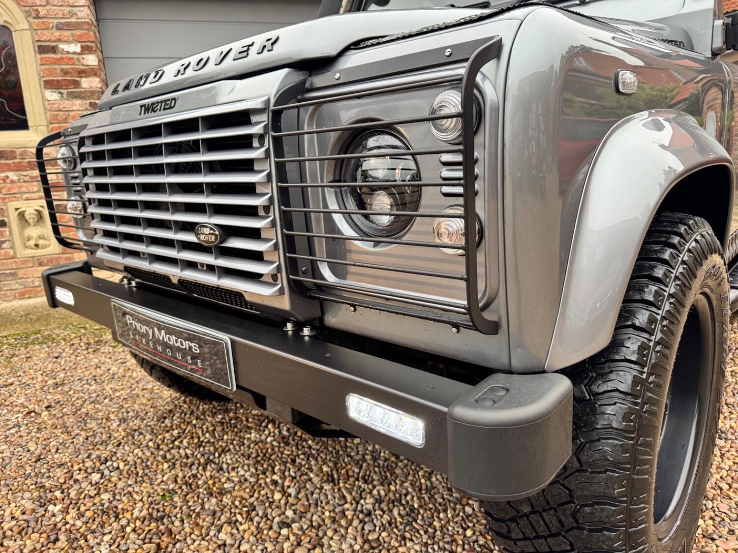 Used Land Rover Defender 90 2013 for sale - 76281438: Photo 5