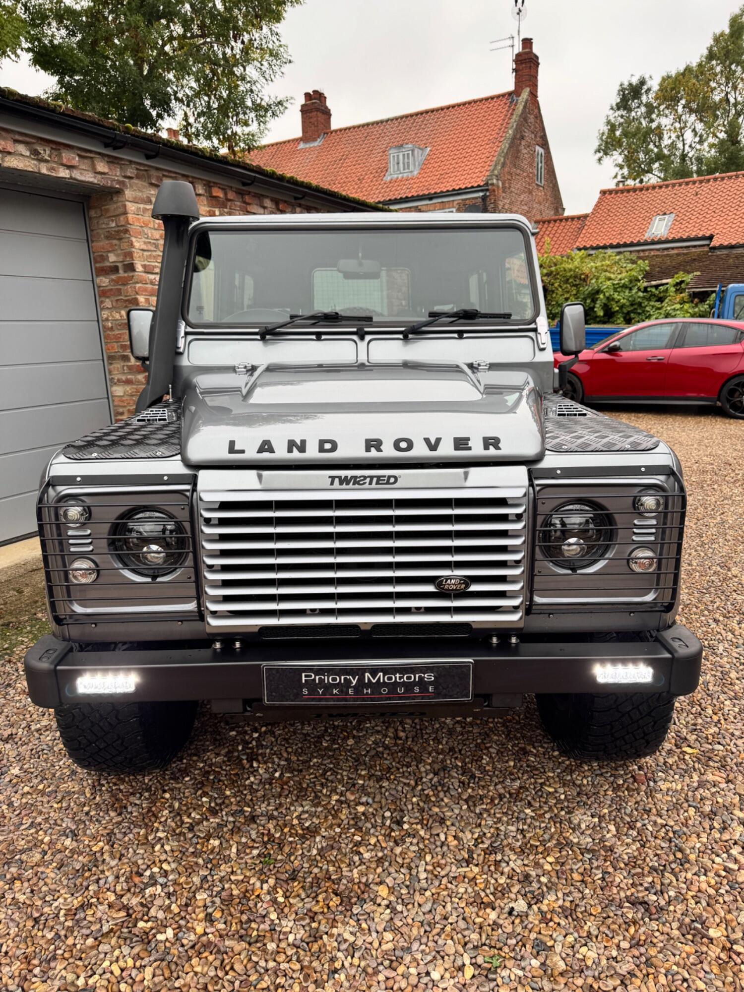 Used Land Rover Defender 90 2013 for sale - 76281438: Photo 6