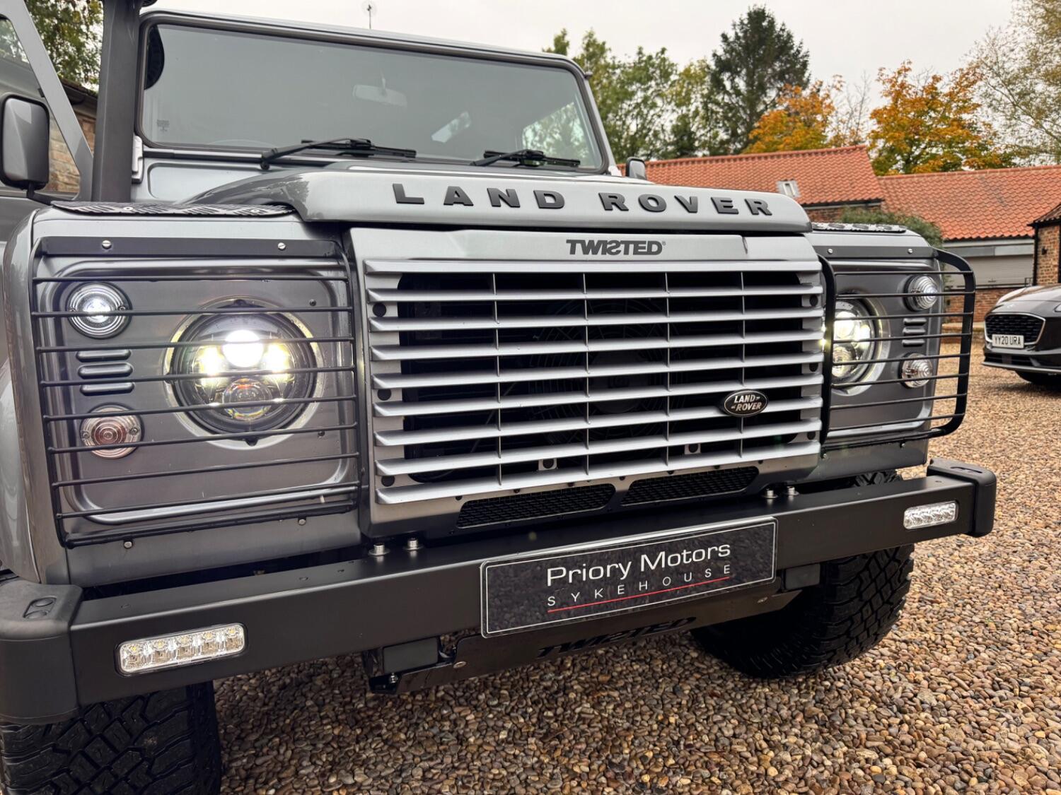 Used Land Rover Defender 90 2013 for sale - 76281438: Photo 8