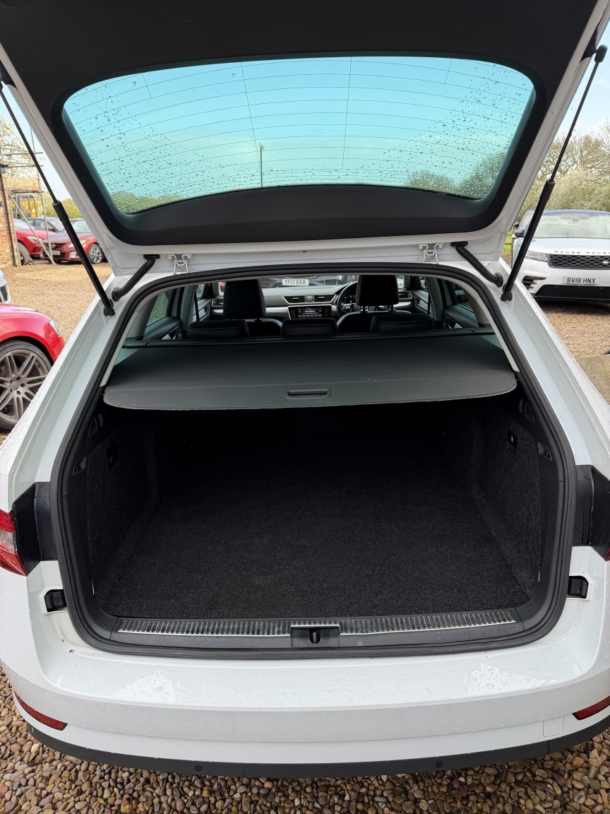 Used Skoda Superb 2022 for sale - 77649544: Photo 16