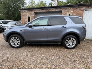 Used Land Rover Discovery Sport 2018 for sale - 78876484: Photo