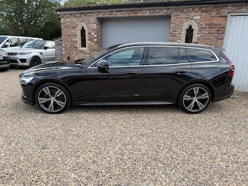 Used Volvo V60 2018 for sale - 78978517: Photo