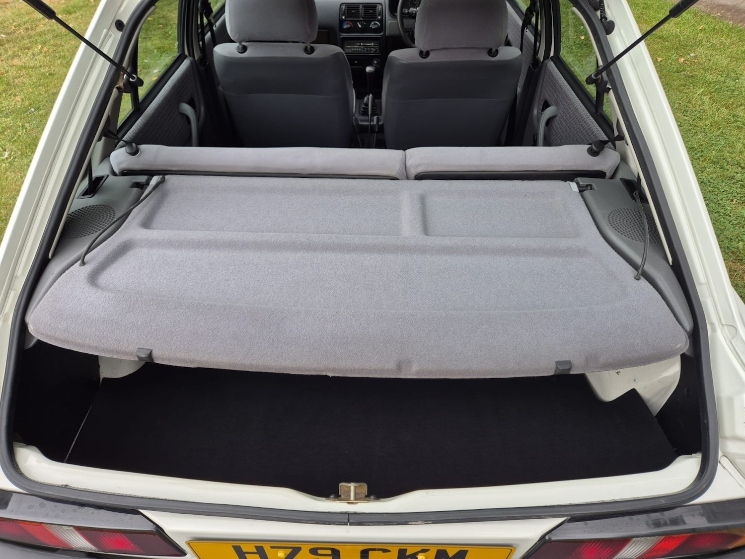 Used Ford Escort 1990 for sale - 77101394: Photo 18