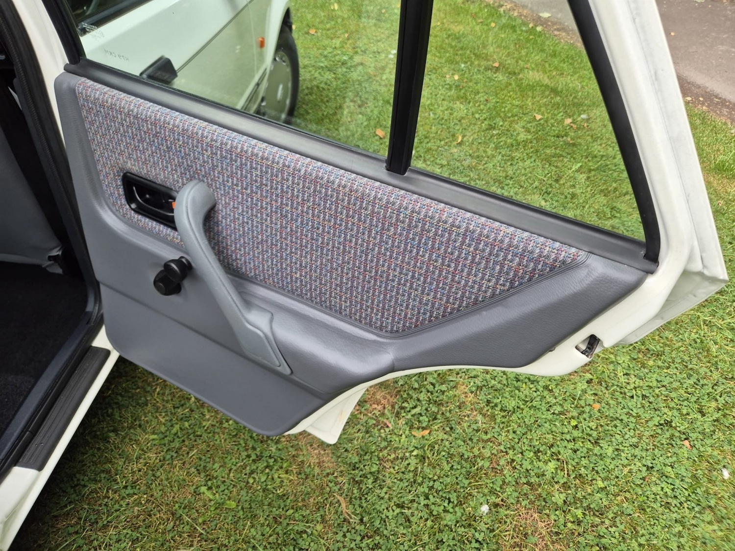 Used Ford Escort 1990 for sale - 77051605: Photo 12