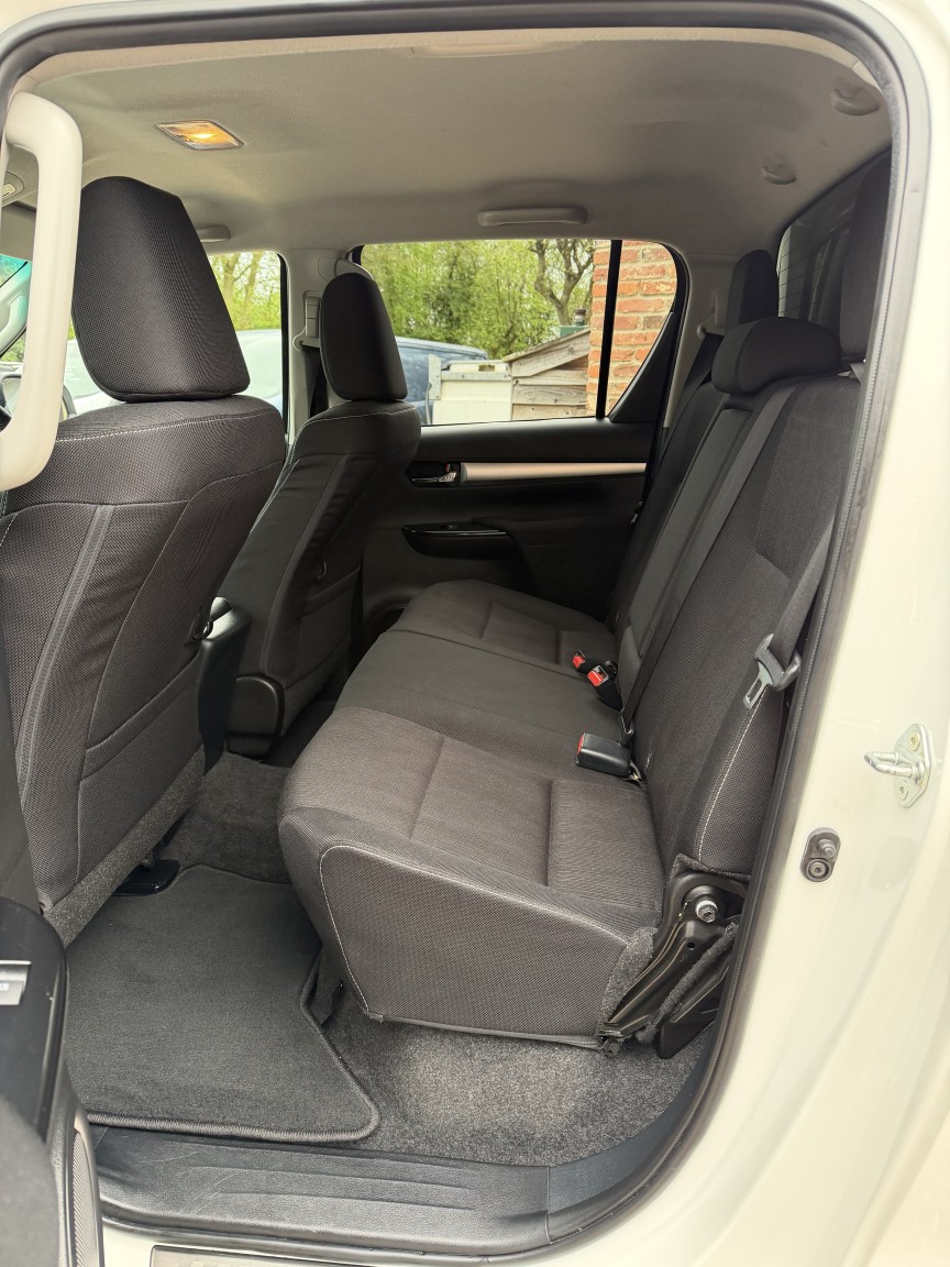 Used Toyota Hilux 2023 for sale - 78183045: Photo 12