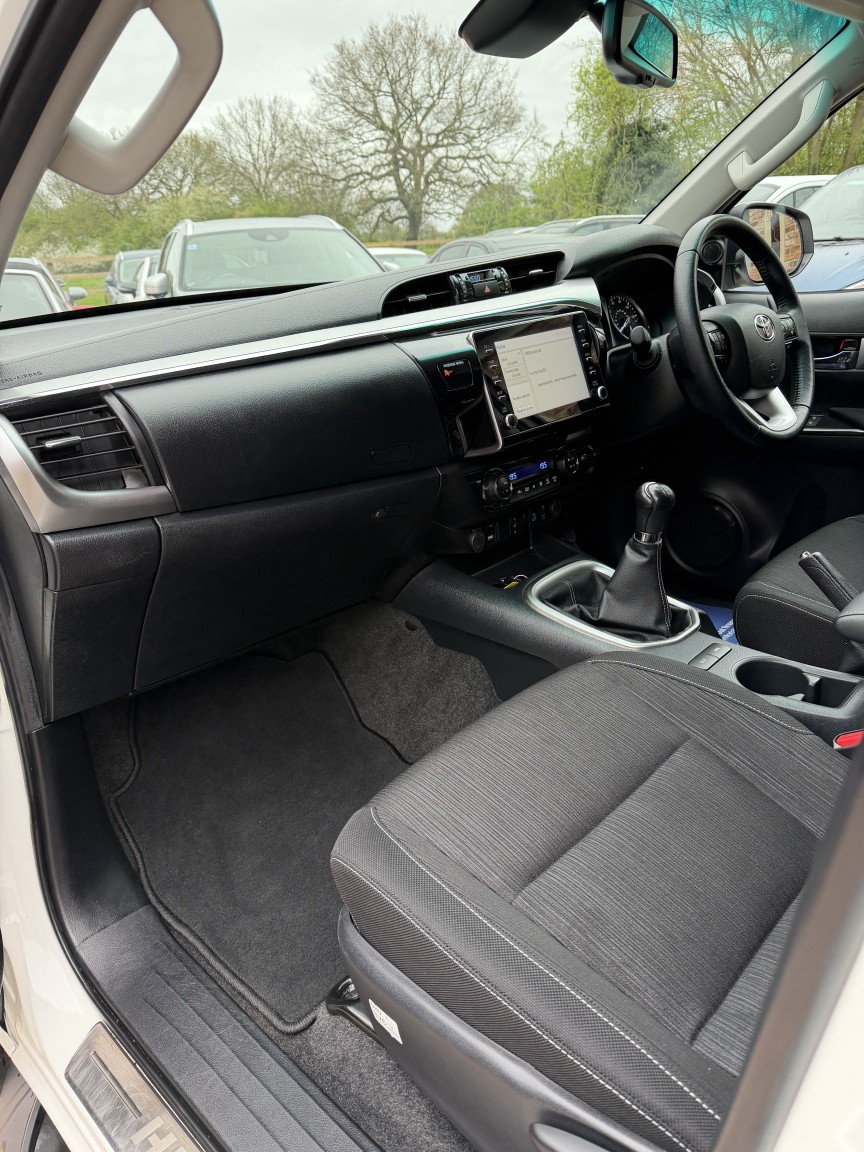 Used Toyota Hilux 2023 for sale - 78183045: Photo 14