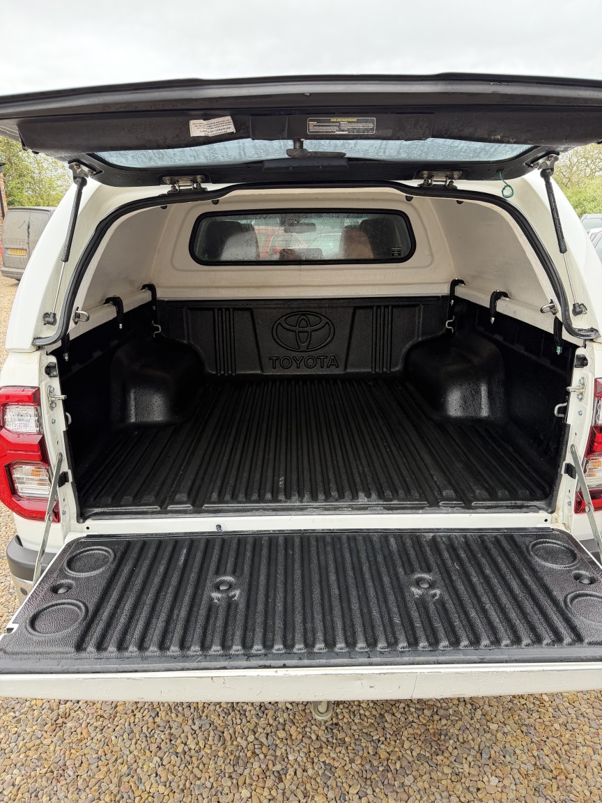 Used Toyota Hilux 2023 for sale - 78183045: Photo 16