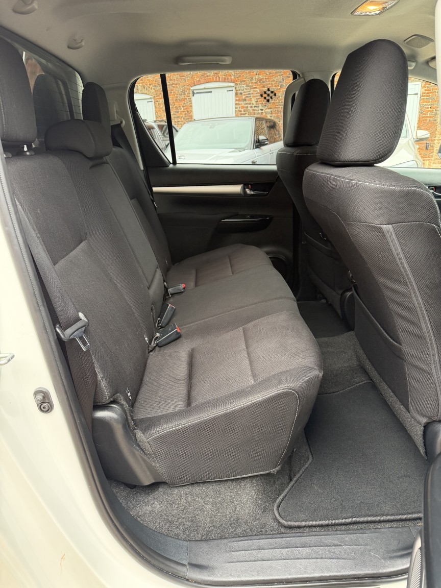 Used Toyota Hilux 2023 for sale - 78183045: Photo 18