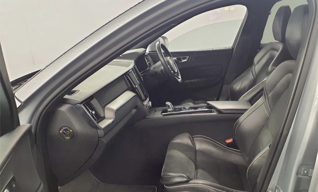 Used Volvo XC60 2019 for sale - 77945758: Photo 2