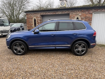 Used Volkswagen Touareg 2015 for sale - 77792762: Photo