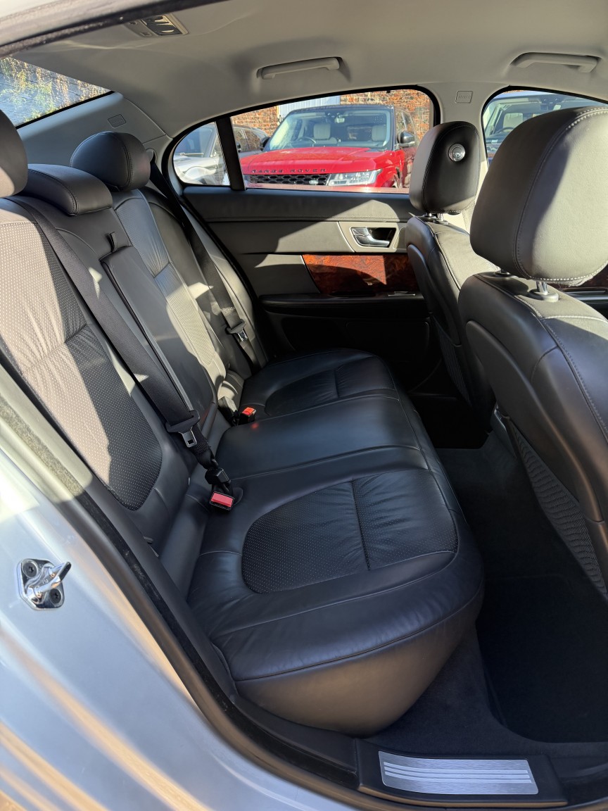 Used Jaguar XF 2009 for sale - 77590081: Photo 17
