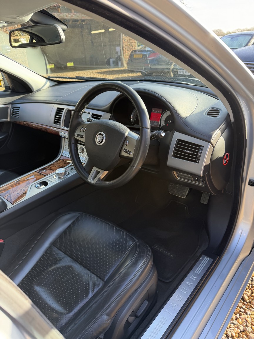 Used Jaguar XF 2009 for sale - 77590081: Photo 18