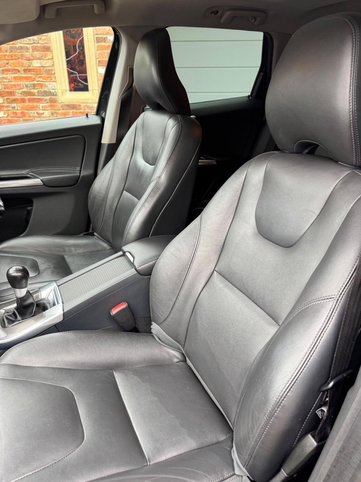 Used Volvo XC60 2015 for sale - 76324734: Photo 16