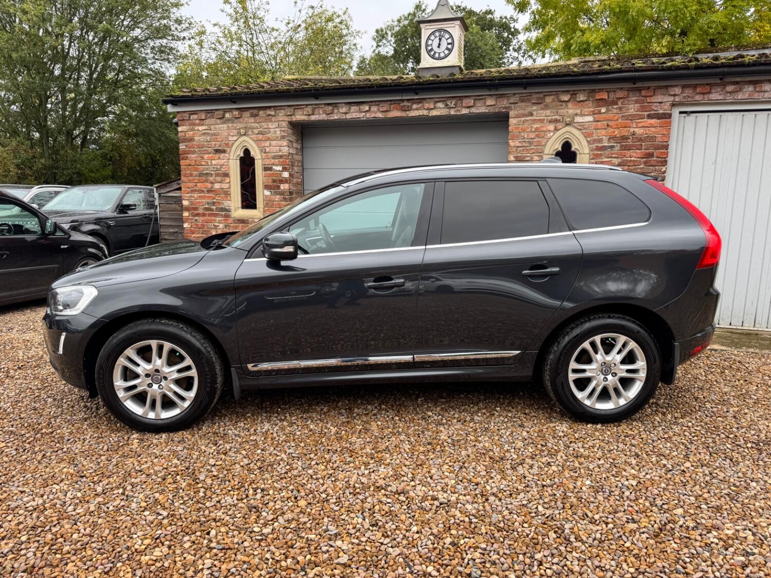 Used Volvo XC60 2015 for sale - 76324734: Photo 4