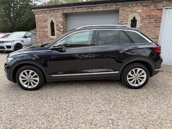 Used Volkswagen T-Roc 2022 for sale - 79302073: Photo