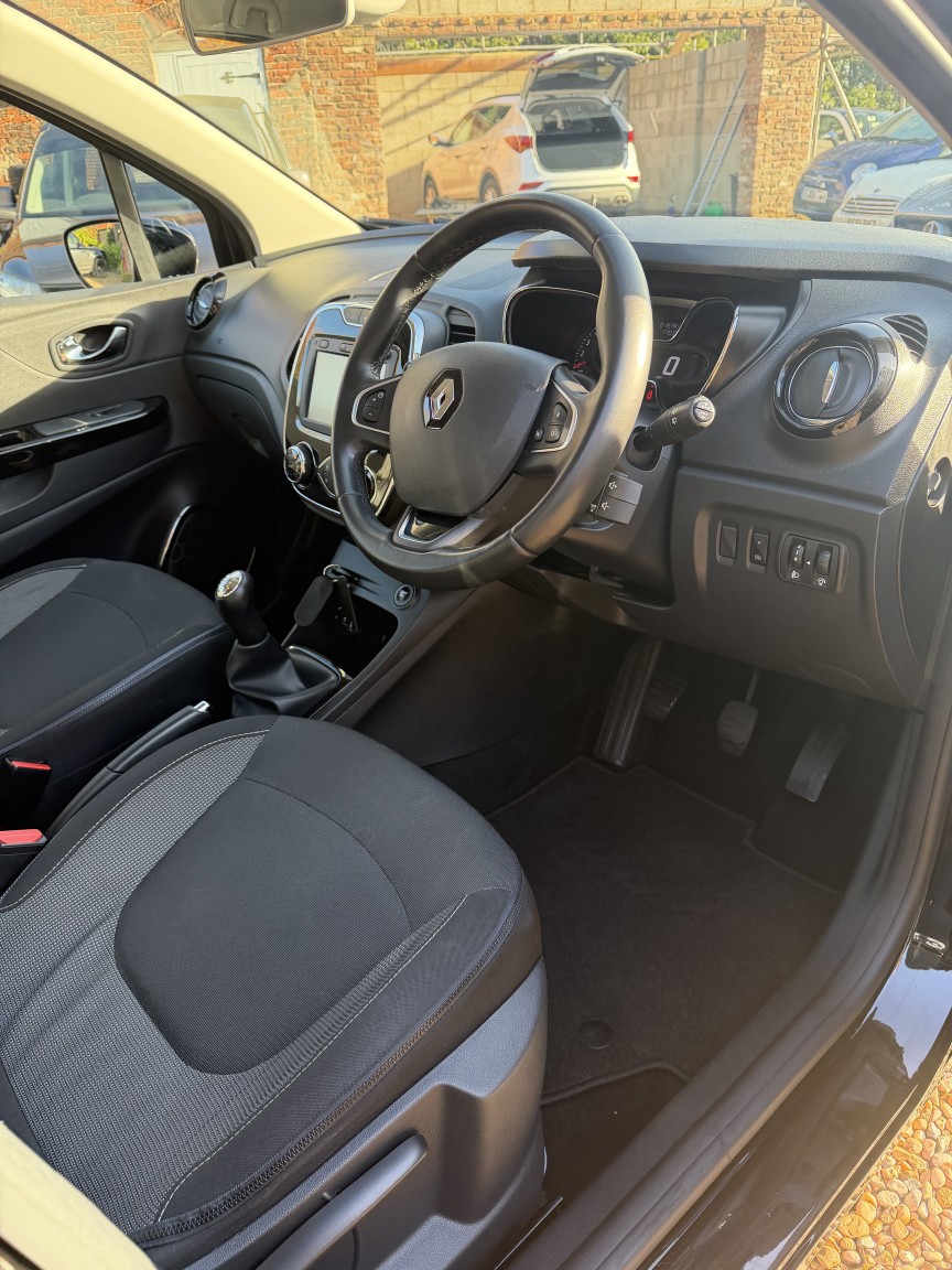 Used Renault Captur 2017 for sale - 76769843: Photo 17