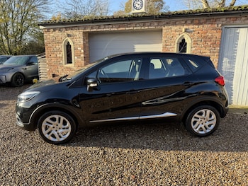 Used Renault Captur 2017 for sale - 76769843: Photo