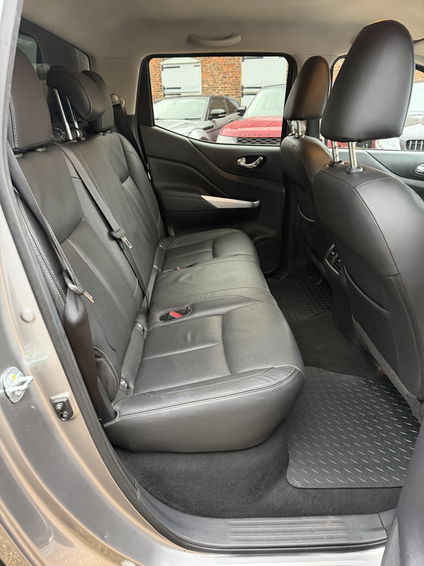 Used Nissan Navara 2018 for sale - 77129540: Photo 18