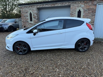 Used Ford Fiesta 2017 for sale - 76242894: Photo