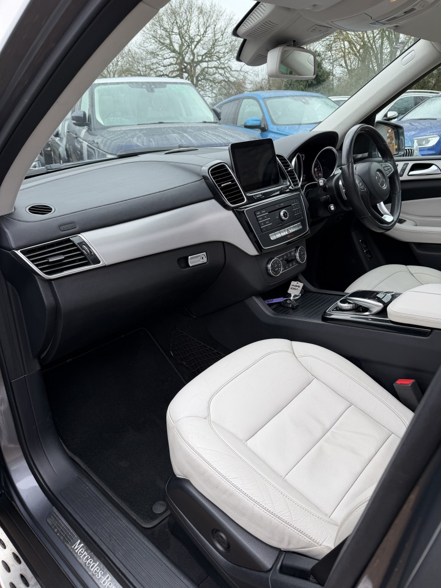 Used Mercedes-Benz GLS 2017 for sale - 77357383: Photo 15