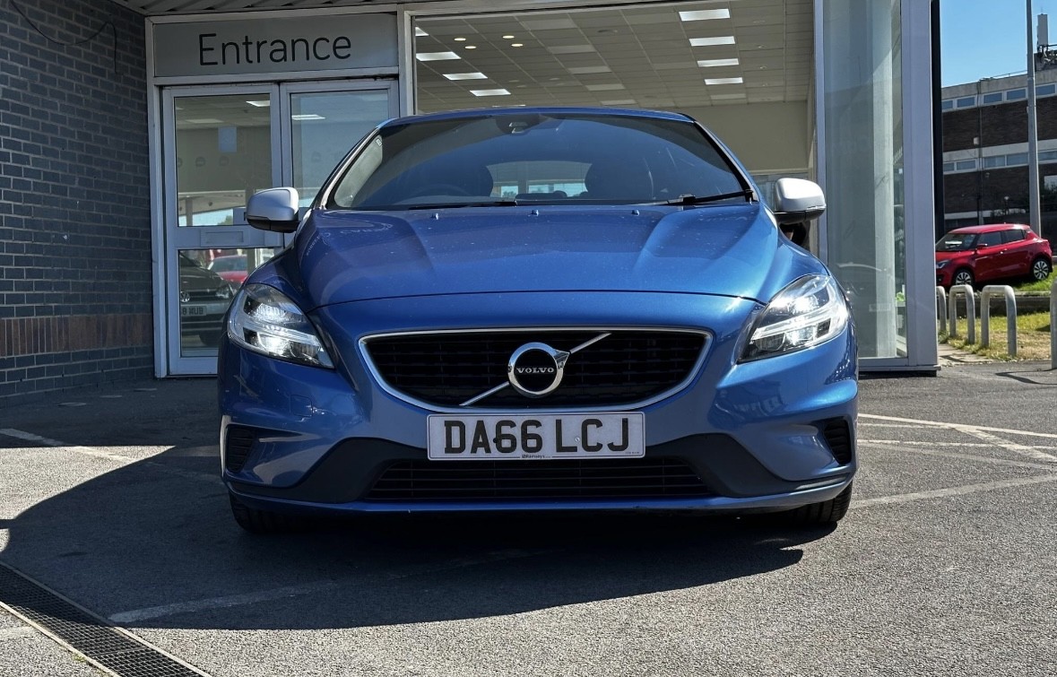 Used Volvo V60 2016 for sale - 78070484: Photo 2