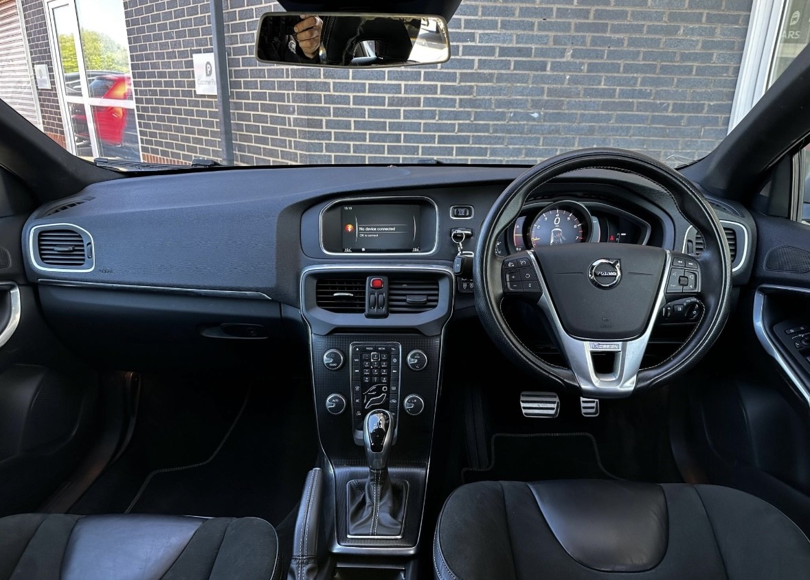 Used Volvo V60 2016 for sale - 78070484: Photo 4