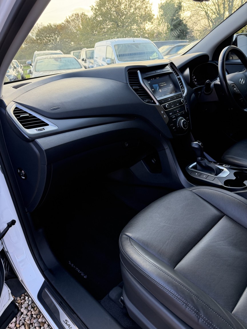 Used Hyundai Santa Fe 2017 for sale - 76525759: Photo 15