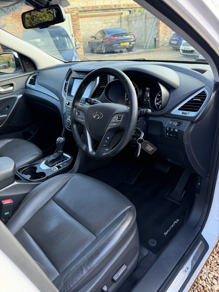 Used Hyundai Santa Fe 2017 for sale - 76525759: Photo 20