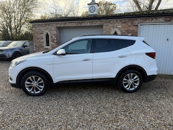 Used Hyundai Santa Fe 2017 for sale - 76525759: Photo