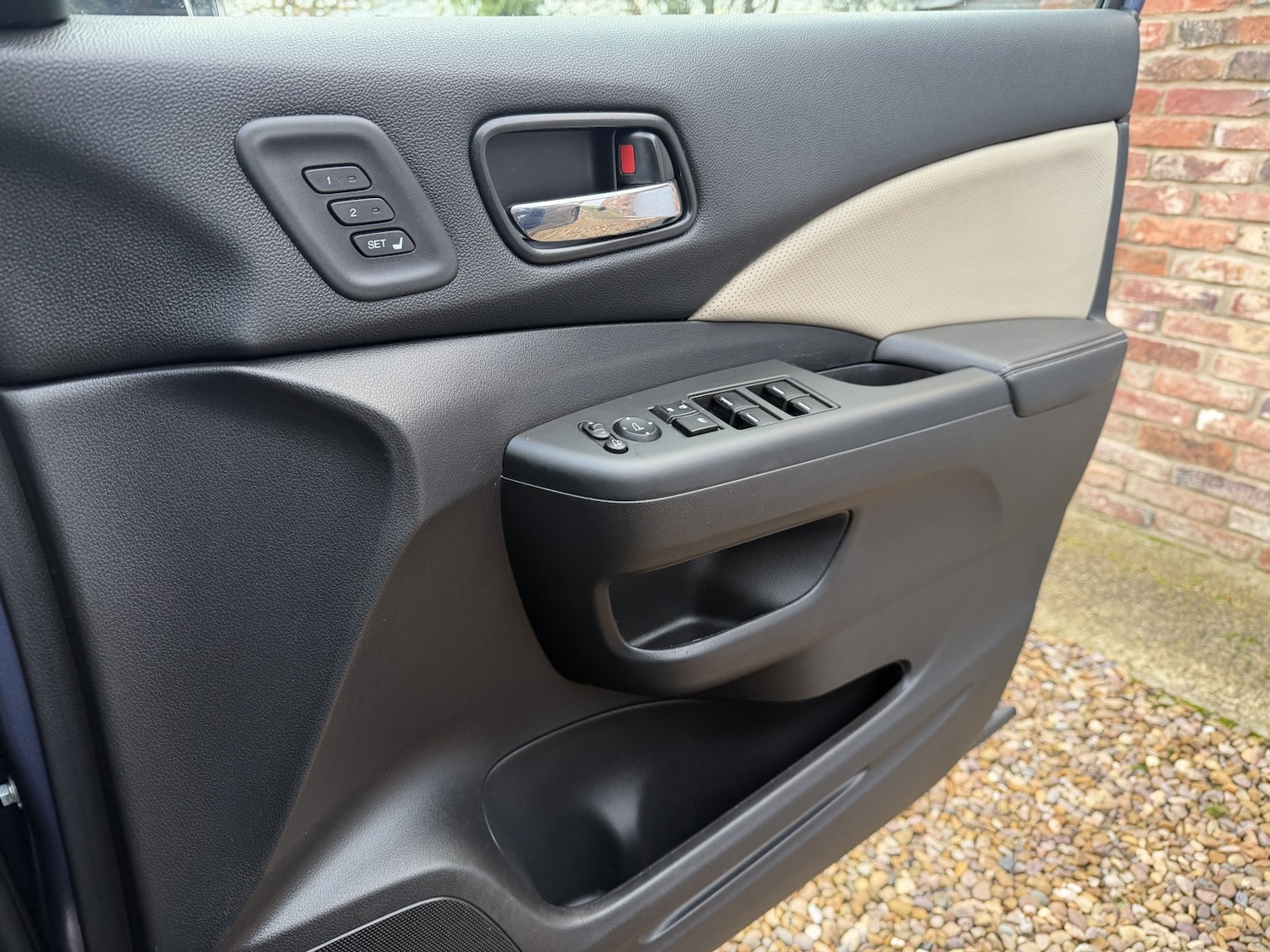 Used Honda CR-V 2015 for sale - 76911011: Photo 24