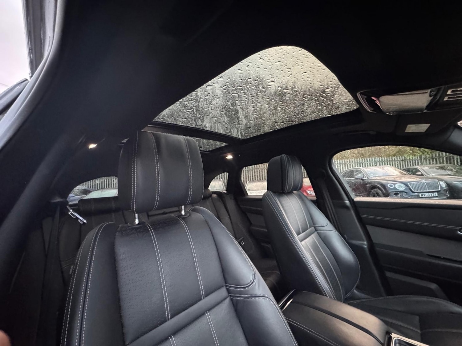 Used Land Rover Range Rover Velar 2019 for sale - 76631531: Photo 8