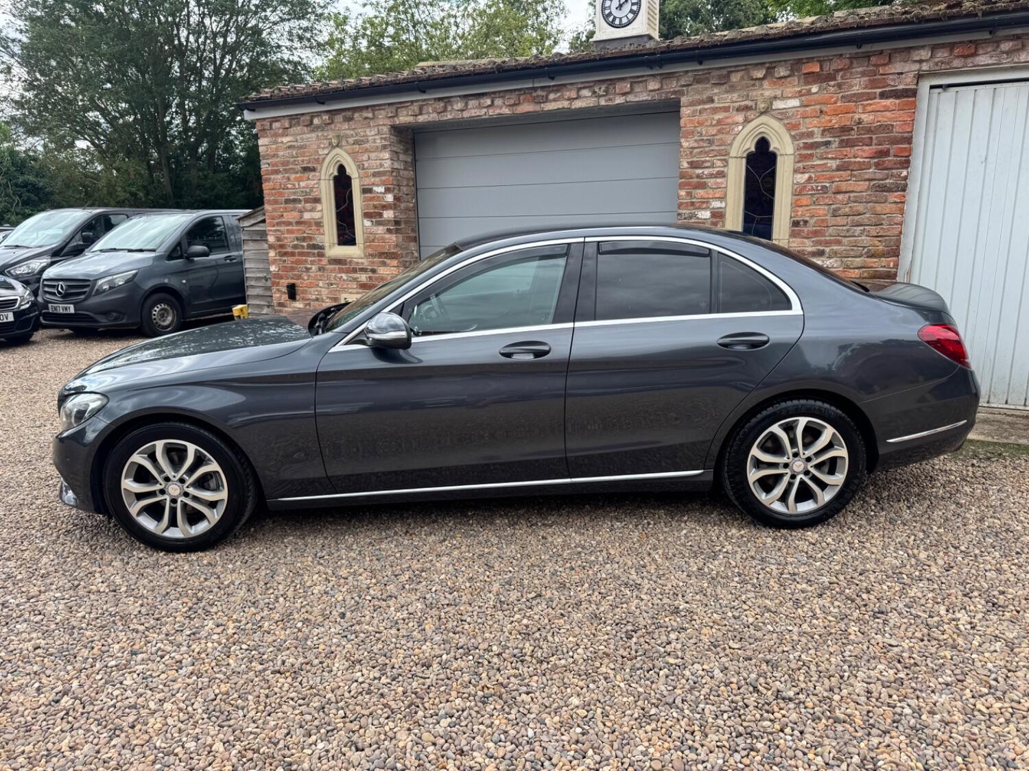 Used Mercedes-Benz C Class 2014 for sale - 76794116: Photo 4