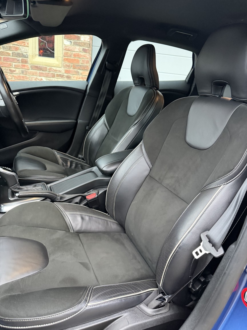 Used Volvo V40 2016 for sale - 78135069: Photo 15