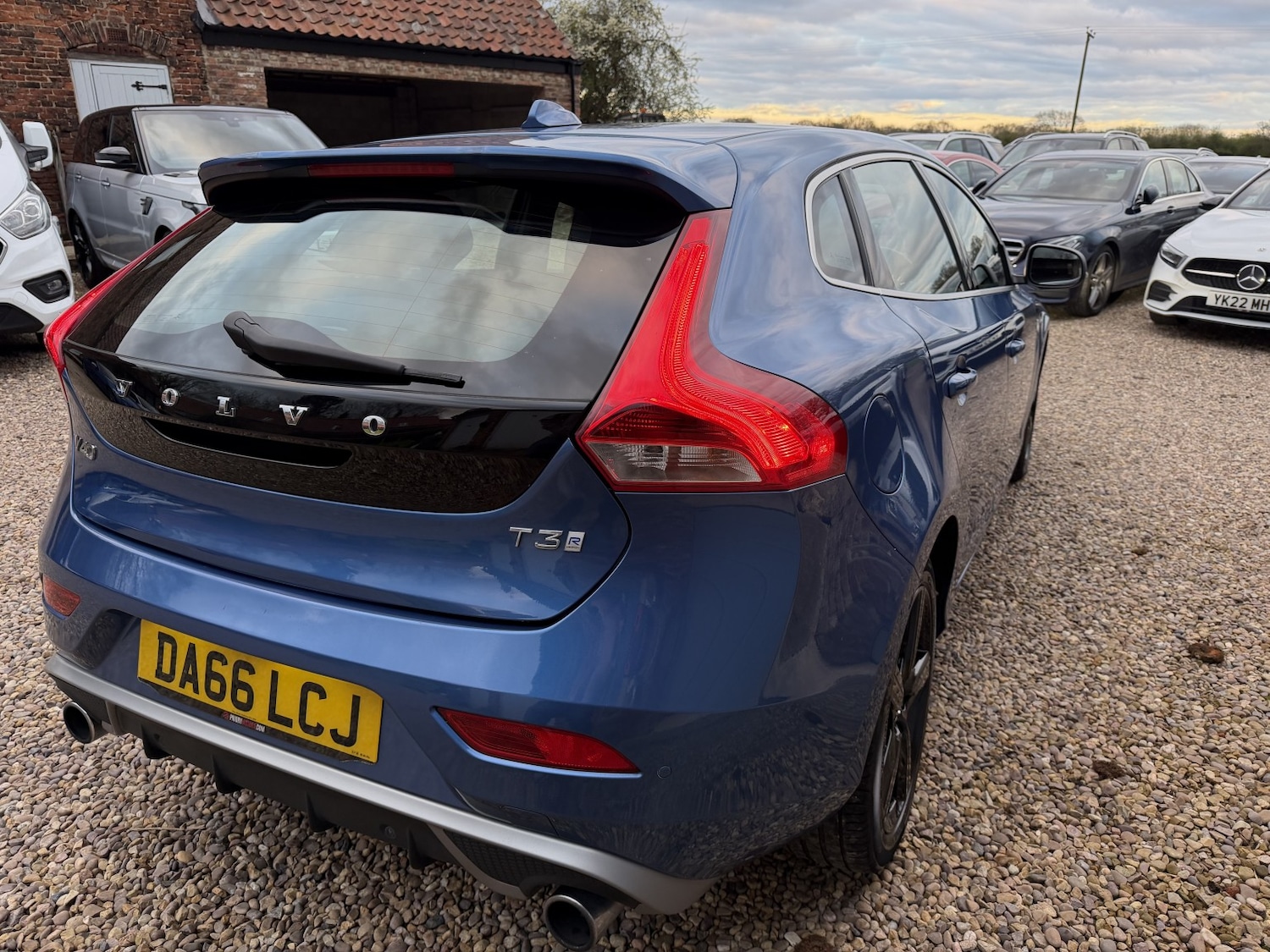 Used Volvo V40 2016 for sale - 78135069: Photo 9