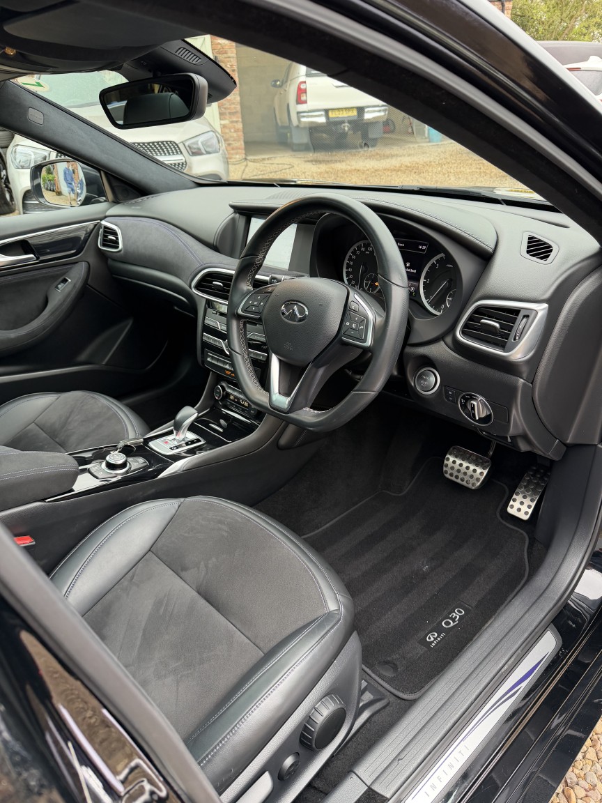 Used Infiniti Q30 2017 for sale - 78182868: Photo 18