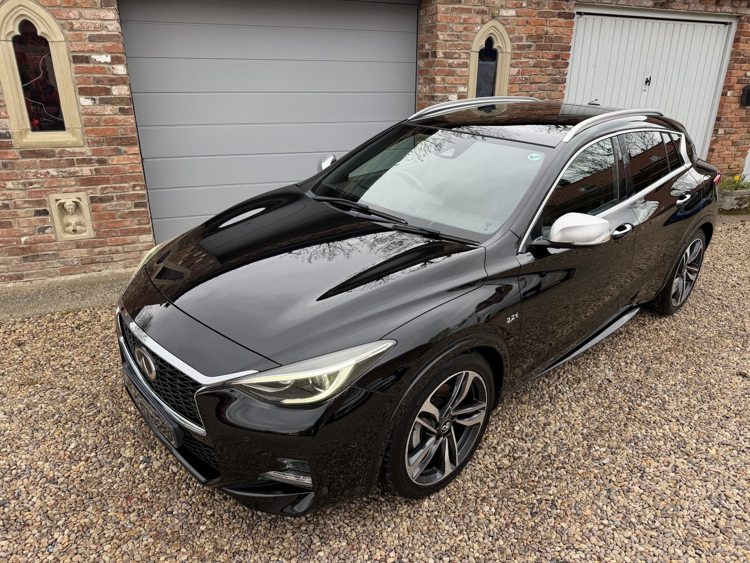Used Infiniti Q30 2017 for sale - 78182868: Photo 2