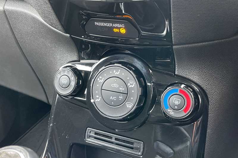 Used Ford Fiesta 2017 for sale - 76978133: Photo 15