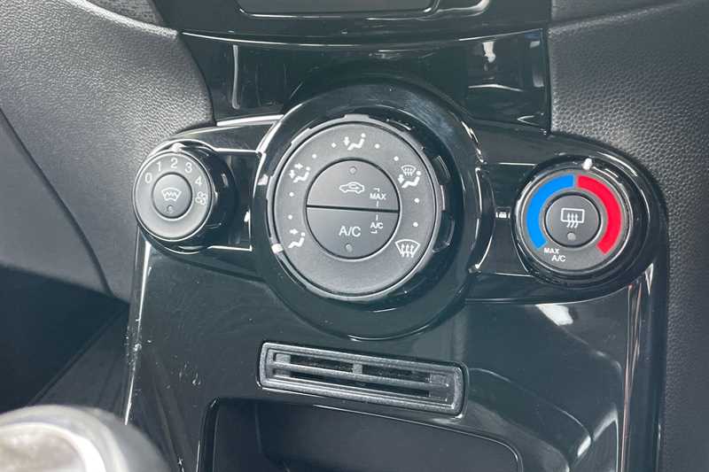 Used Ford Fiesta 2017 for sale - 76978133: Photo 36